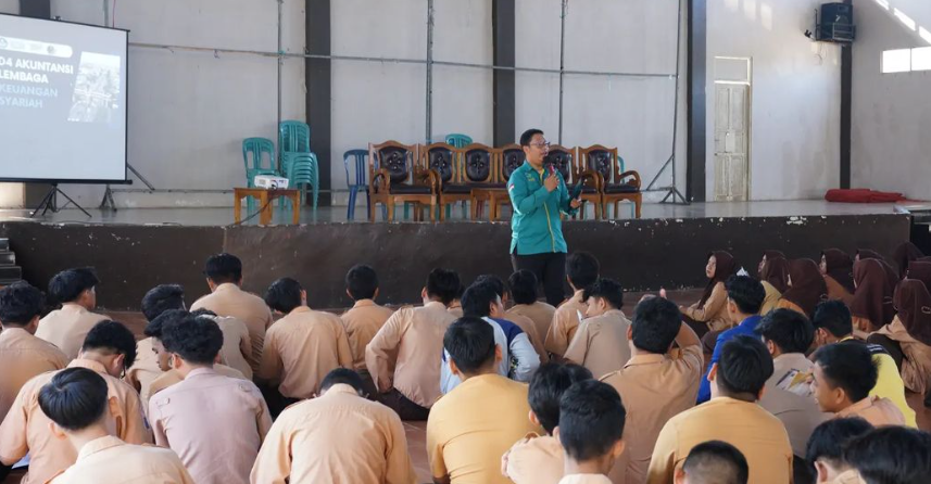 https://www.smkn3banjarmasin.sch.id/images/noimage.jpg